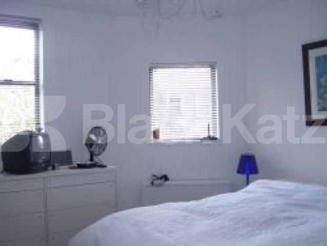 			2 Bedroom, 1 bath, 1 reception Flat			 Cleveland Road, ISLINGTON N1